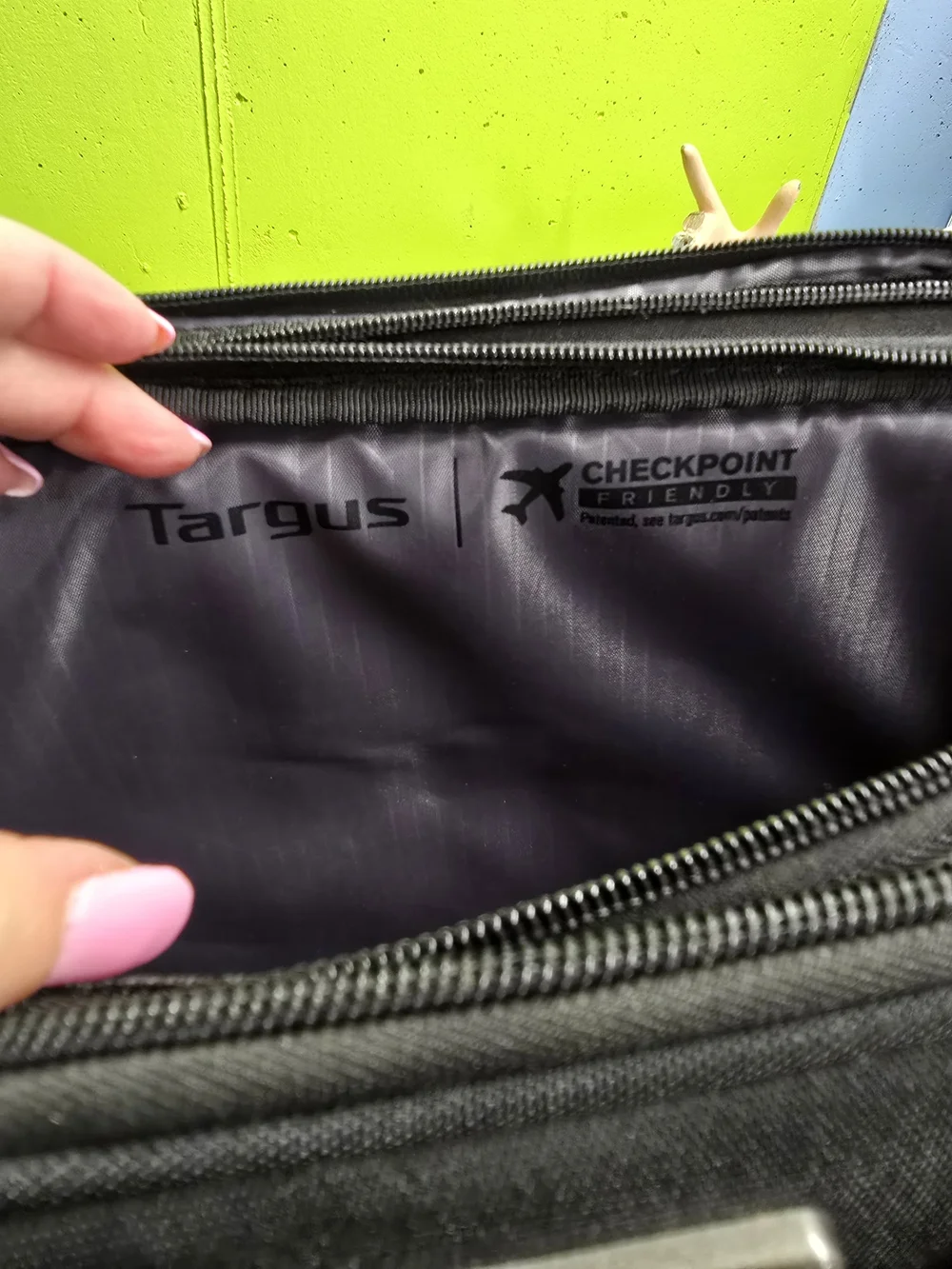 Black Targus Laptop Briefcase - Professional Business Bag